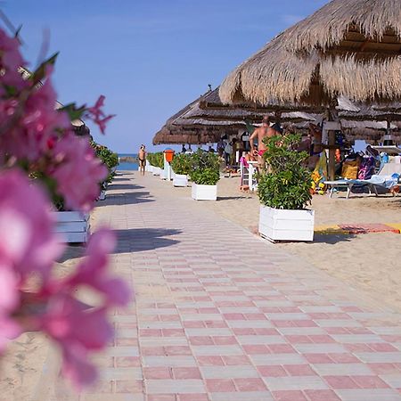 Suite113 In The Center With Beach Пескара Екстериор снимка