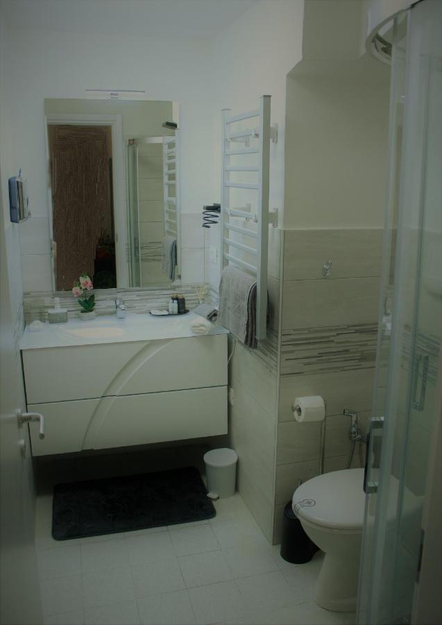 Suite113 In The Center With Beach Пескара Екстериор снимка