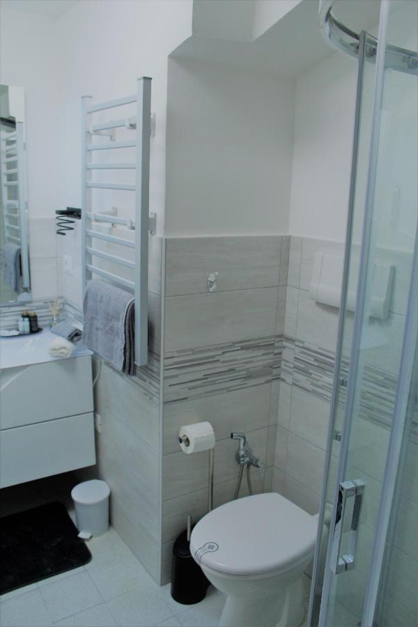 Suite113 In The Center With Beach Пескара Екстериор снимка